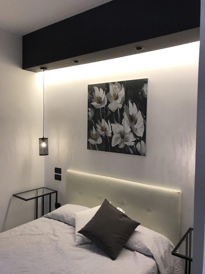 نابولي Chez Anna B&B - Adults Only المظهر الخارجي الصورة
